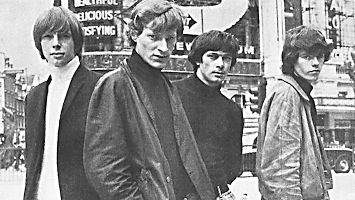 The Crescendos 1966 in Picadilly
                Circus